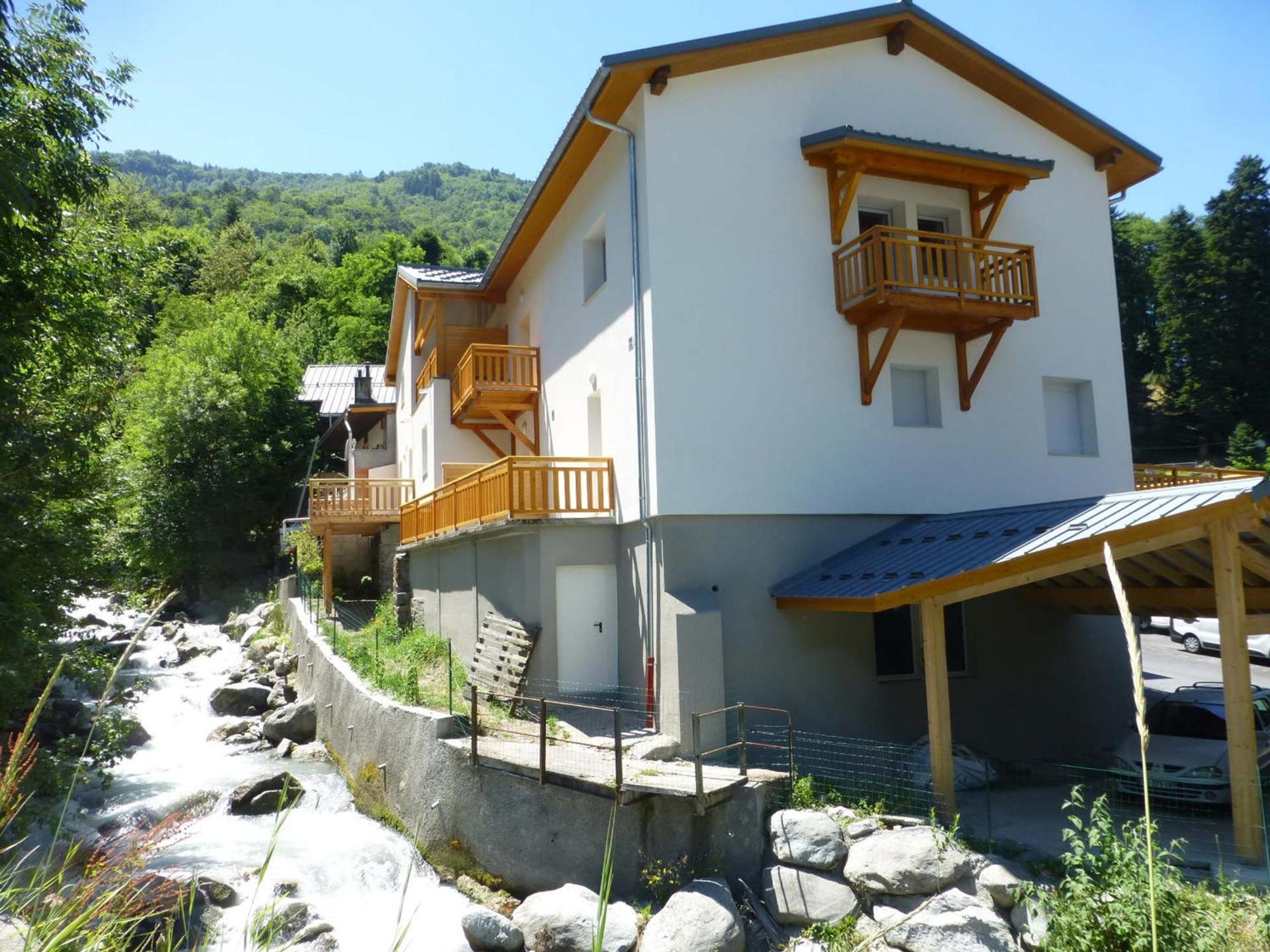 Appartement Neuf 2* Au Centre De Brides Avec Terrasse, Proche Telecabines Et Commerces - Fr-1-512-41 Экстерьер фото